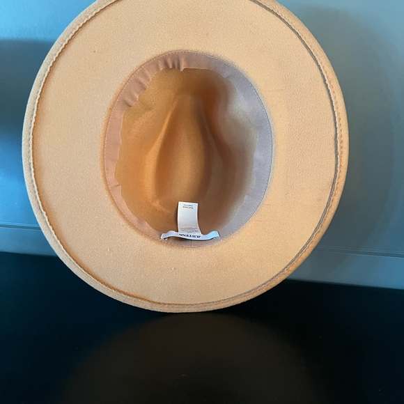 Fedora with grosgrain ribbon.  Special collection Just Fab - Picture 3 of 5